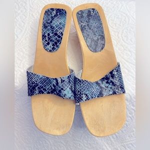 Hillary & Hanson Faux Snake Skin, Leather Slides Clogs EUC SZ 8